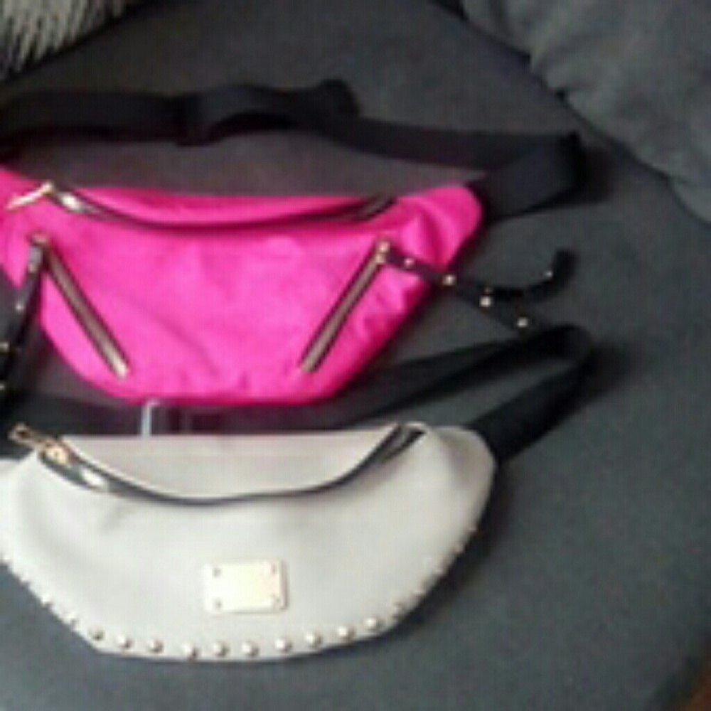 2Fanny pack